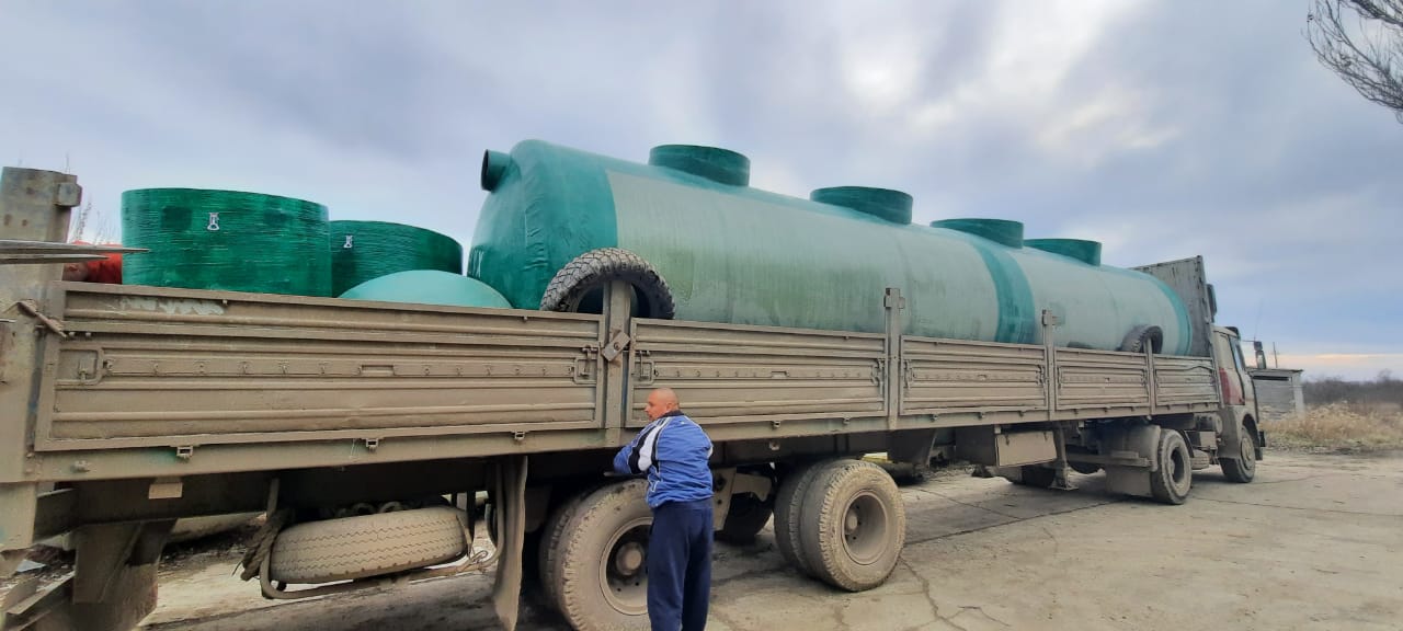 https://emkosti-kryma.ru/wp-content/uploads/2021/06/ustanovka-livnevyh-ochistnyh-sooruzhenij-v-edinom-korpuse-kerch-2.jpeg